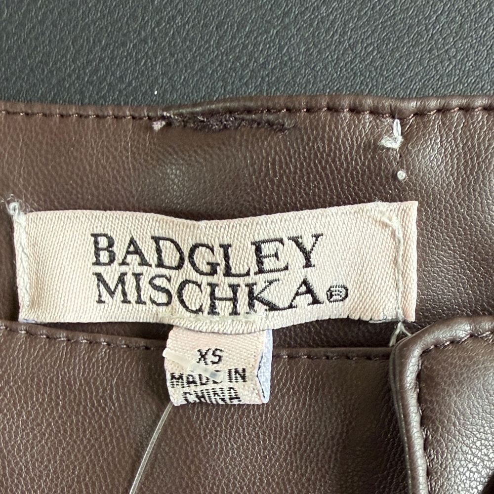 Badgley Mischka NWT Stretch Vegan Leather Straight Leg Pants Brown XS - Picture 3 of 10